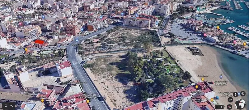 Solar en venta Torrevieja junto Parque de la Estación 2500m2