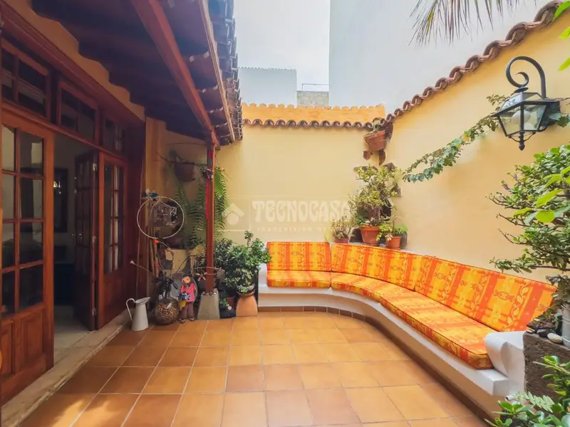 Casa en venta en La Orotava 319m2 Garaje Patio Azotea Vistas
