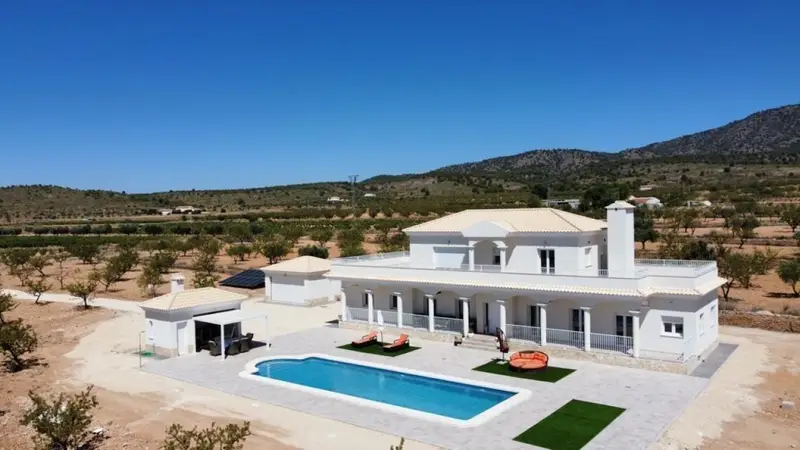 Villas de Lujo en Pinoso con Piscina
