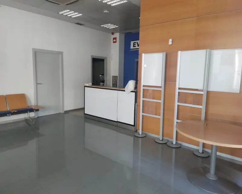 Local en Valencia 171m2 Av Poeta Emilio Baro