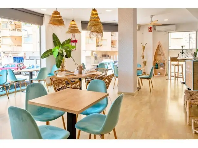 Local Comercial Primera Linea Playa Levante 220m2