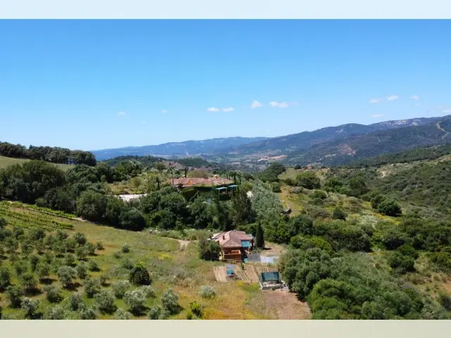 Cortijo de Lujo con 7 Dormitorios en Gaucín