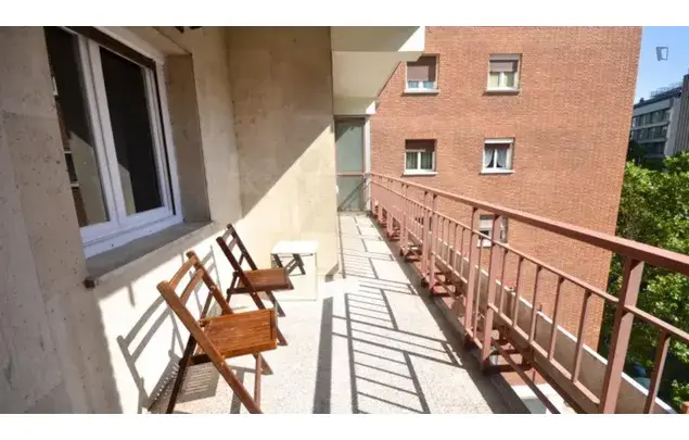 Apartamento 5 Dormitorios Madrid Zona Comercial