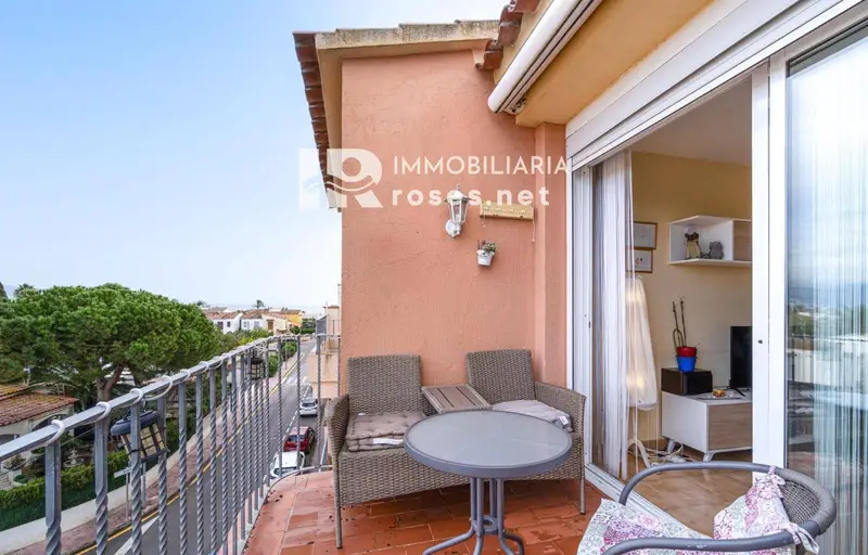 Apartamento en venta Empuriabrava con vistas terraza parking piscina
