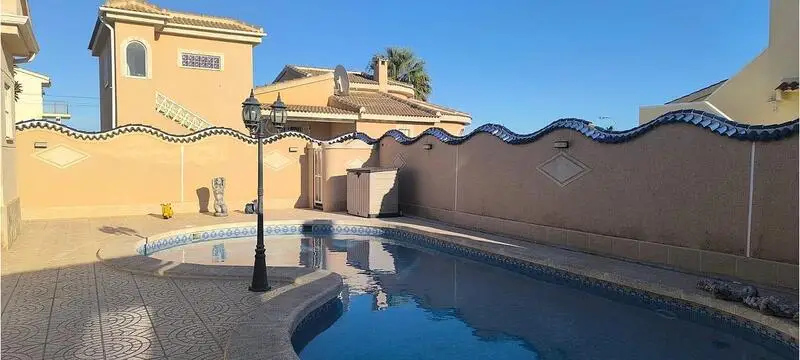 Villa en Venta Ciudad Quesada 3 Dormitorios Piscina