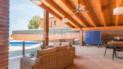 Casa en Alquiler Bellamar 600m2 4 Plantas Piscina Vistas al Mar