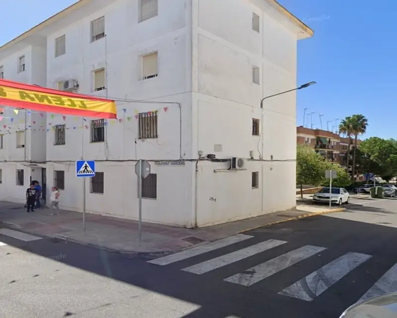 Piso 4 habitaciones 2 baños Carmona 76m²