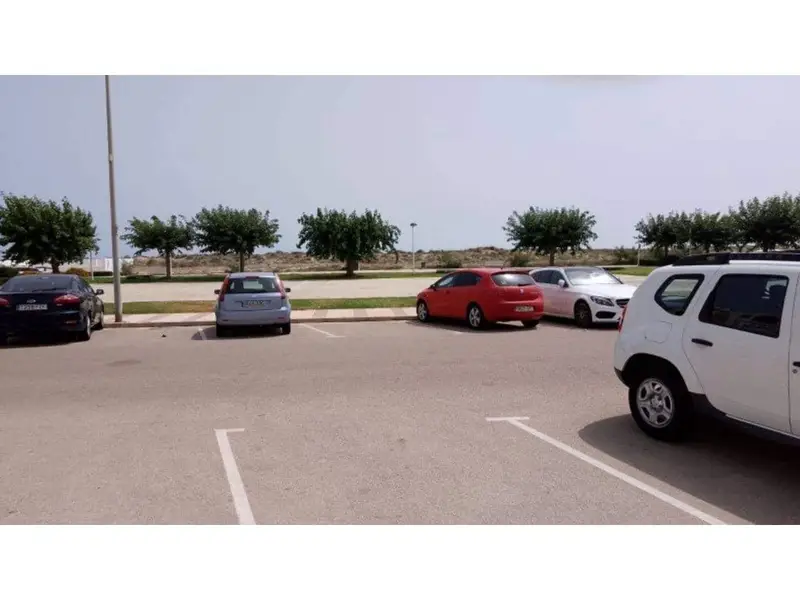 Planta Baja en Daimús con Terraza y Salida Directa al Mar