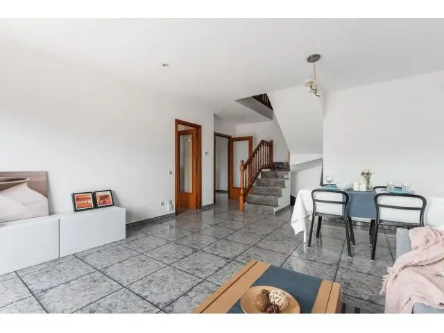 Amplia Casa 5 Habitaciones 2 Terrazas Alquiler