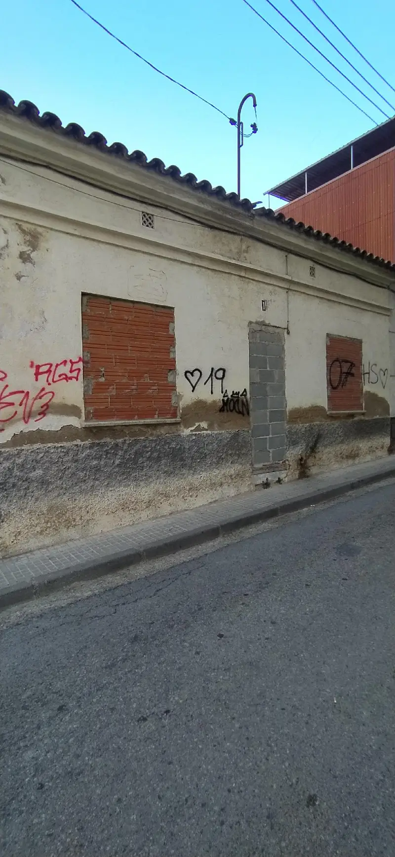 Casa Adosada en Rubí para Reformar 180m²