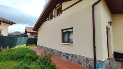 Chalet en Rada con Jardin Barbacoa y 4 Habitaciones