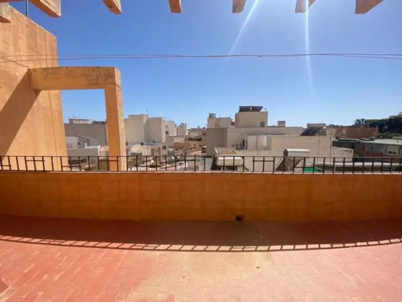 Ático en El Quemadero Almería 124m2 4 habitaciones 2 baños terraza