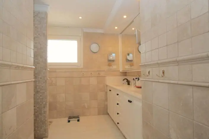 4 Bed Villa / Detached for sale