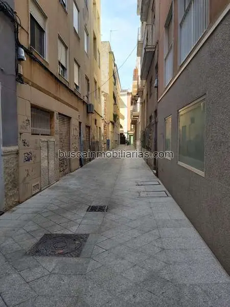 Solar en venta Elche centro: 100m2, 3 alturas, licencia concedida