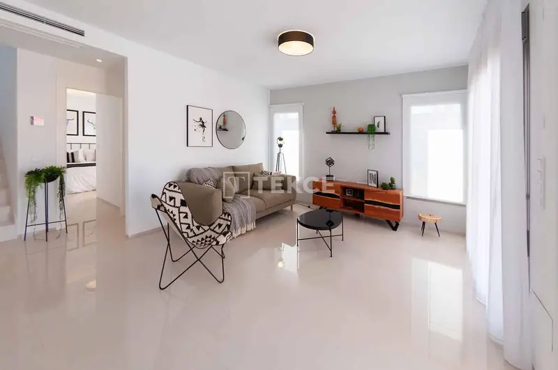 Villa en Los Alcázares con Piscina Privada Cerca de la Playa