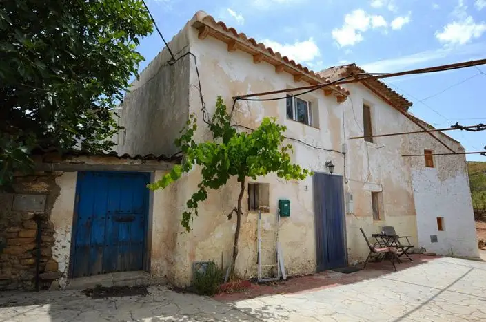 Casa de Pueblo de 4 Dormitorios en Venta