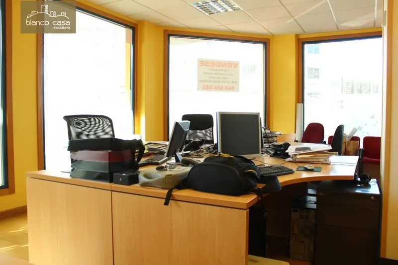 Venta Local Comercial Amueblado Forum Carballo