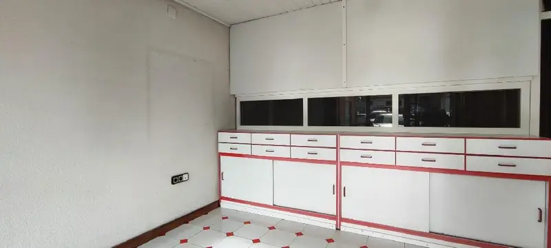 Venta Local Comercial Barreda Torrelavega 230m2