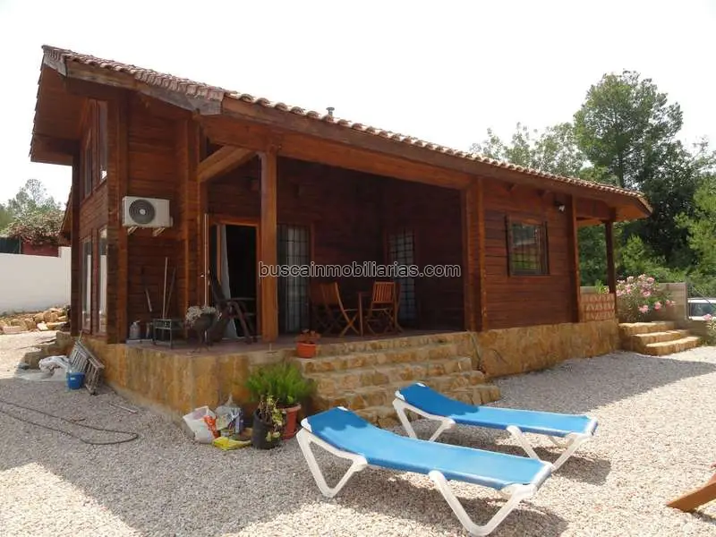 Chalet Madera Montroi 4 Habitaciones Piscina