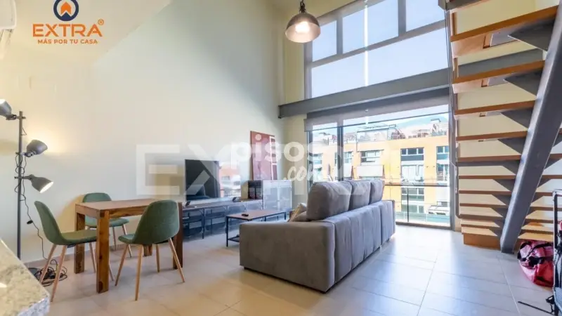 Loft Tríplex en Venta con Terraza y Garaje - M40