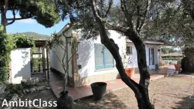 Chalet en Venta en Cabrils con Piscina y Jardin