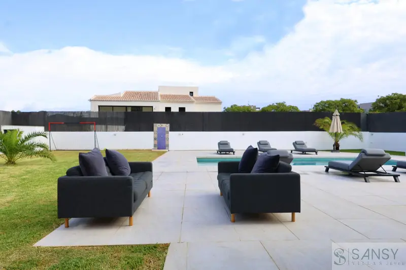 Villa de Lujo en Jávea con Piscina Cerca de la Playa