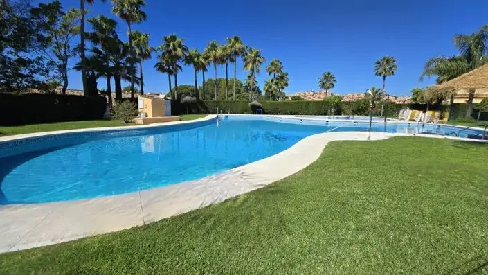 Apartamento en Calahonda 3 Dormitorios 3 Baños Jacuzzi Terraza