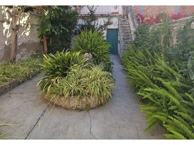 Casa a Reformar con Amplios Exteriores en Badalona