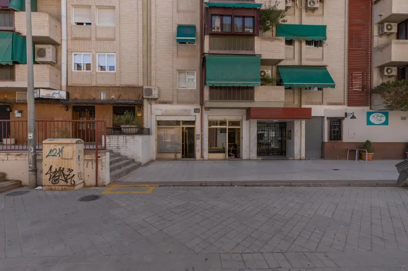 Venta Local Comercial con Trastero en Granada