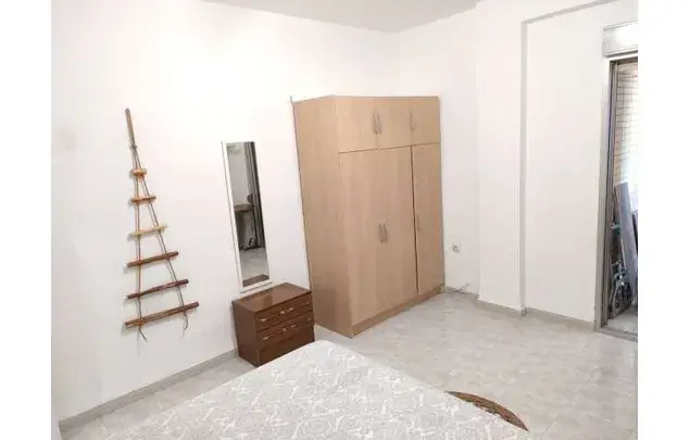 Alquiler de Habitaciones en Granada - Piso Amueblado