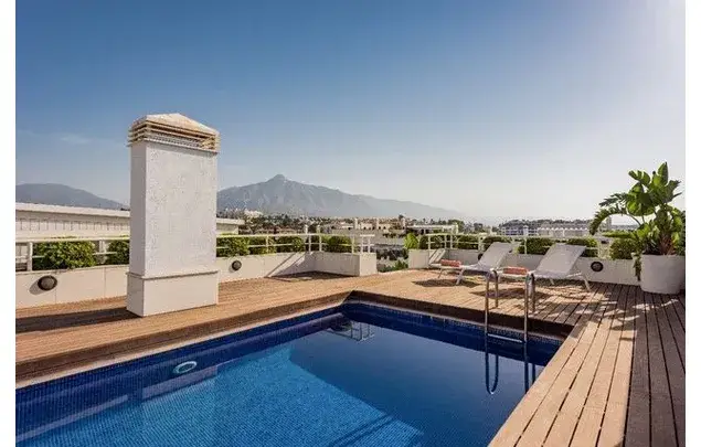 Ático de Lujo en Puerto Banús 4 Dormitorios 222m2