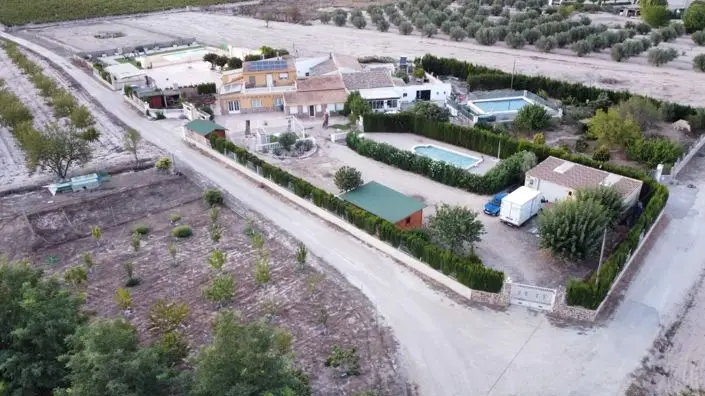 Villa de Lujo en Venta 10 Dormitorios 2 Piscinas Villena