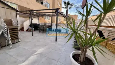 Apartamento en Roquetas de Mar con Terraza en Primera Linea de Playa