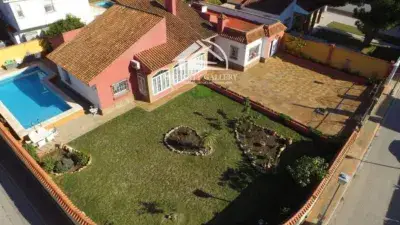 Chalet en Venta Valdelagrana 5 Dormitorios 3 Baños Jardin Piscina