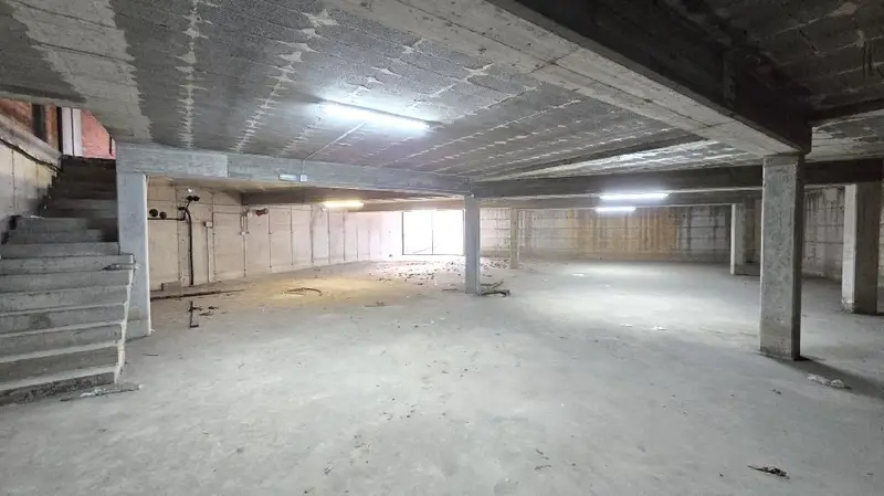 Venta Local Comercial 640m2 Someso A Coruña Multiples Posibilidades
