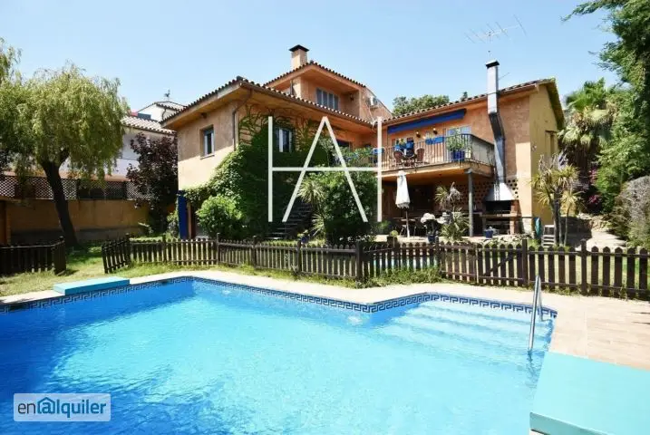 Casa en Cabrils con piscina privada y garaje