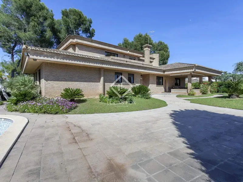 Chalet de Lujo en Venta en L'Eliana