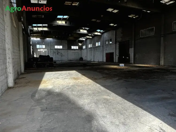 Venta  de Naves industriales y oficinas en Murcia