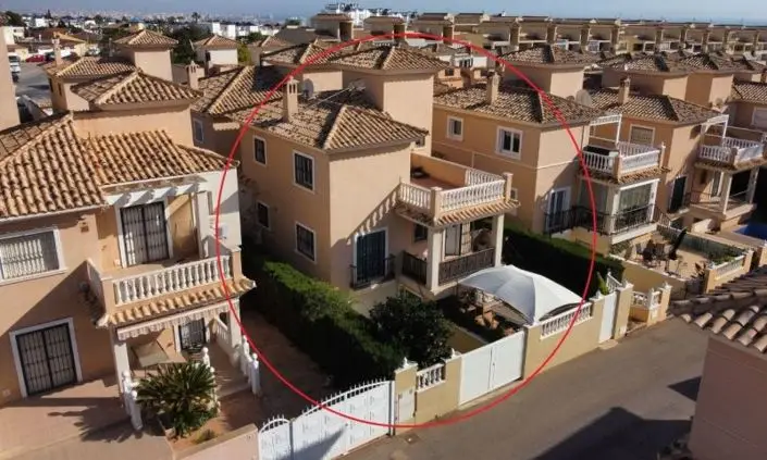 Villa en Venta 3 Dormitorios Piscina Cerca Playa