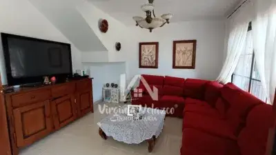 Chalet Pareado en Torre de Benagalbón Cerca de la Playa