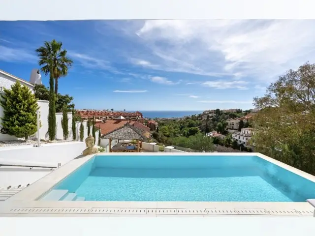 Casa Villa Moderna 4 Dormitorios Fuengirola Vistas al Mar