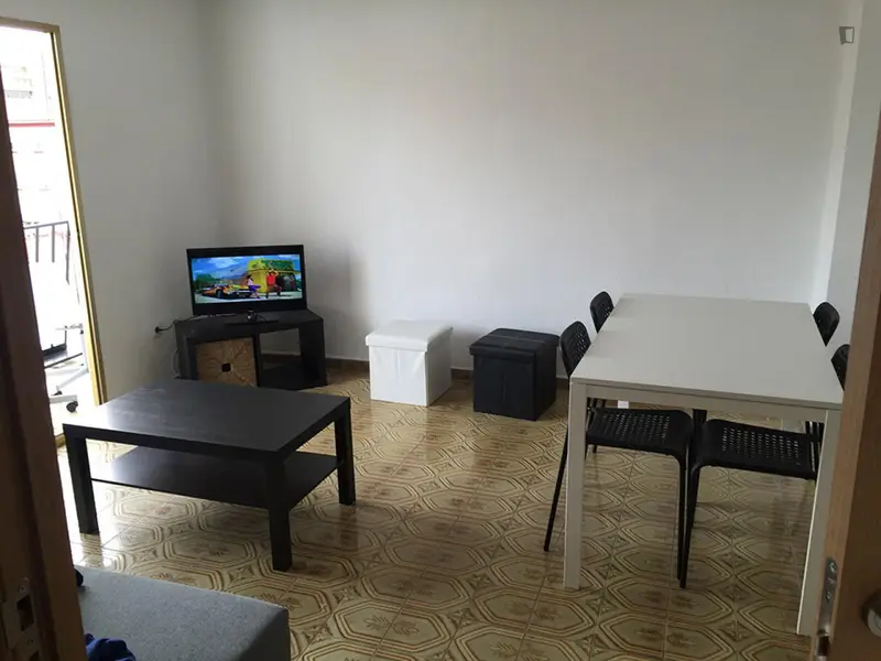 Habitacion Individual Amueblada para Estudiantes en Torrefiel