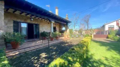Chalet en Venta Torrelavega 305m2 1641m2 Parcela Jardin