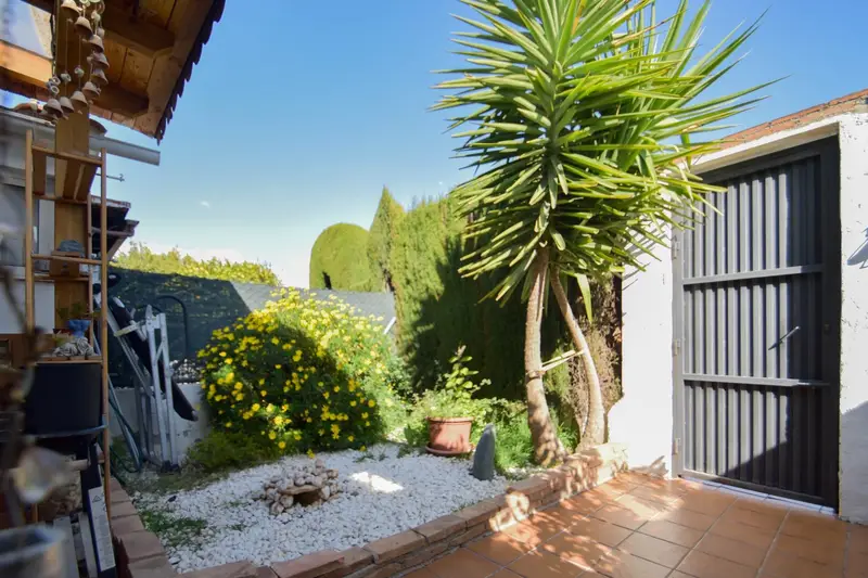 Adosado con Patio en Lomalinda Ogíjares