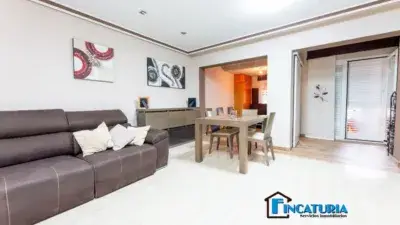 Adosado en La Reva con 3 habitaciones y 4 banos
