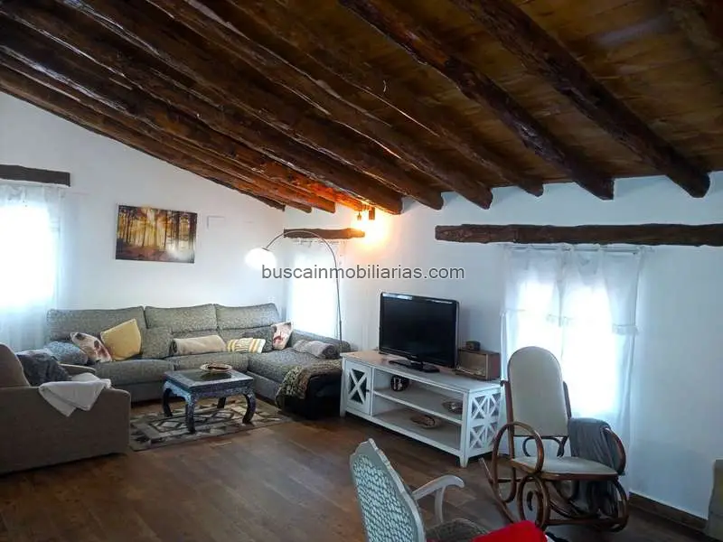 Casa de Pueblo Reformada en Manzanera