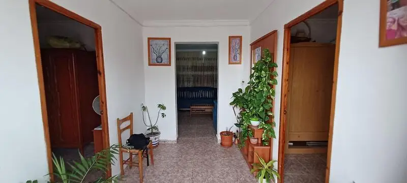 Casa de Campo con Dos Viviendas y Naves en Gibiley