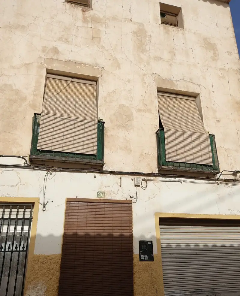Casa en Venta Sax Centro para Reformar 4 Dormitorios Garaje