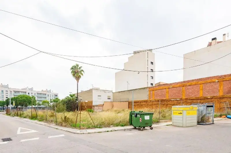 Solar en Venta Boqueras Almazora 819m2 Edificabilidad 3944m2t
