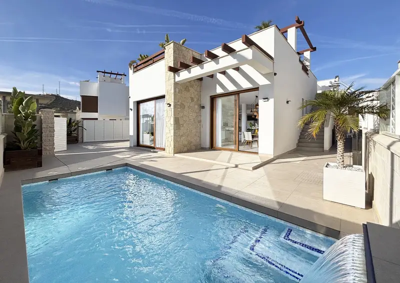 Chalet en Vera con Piscina Privada y Solarium - Cerca de la Playa